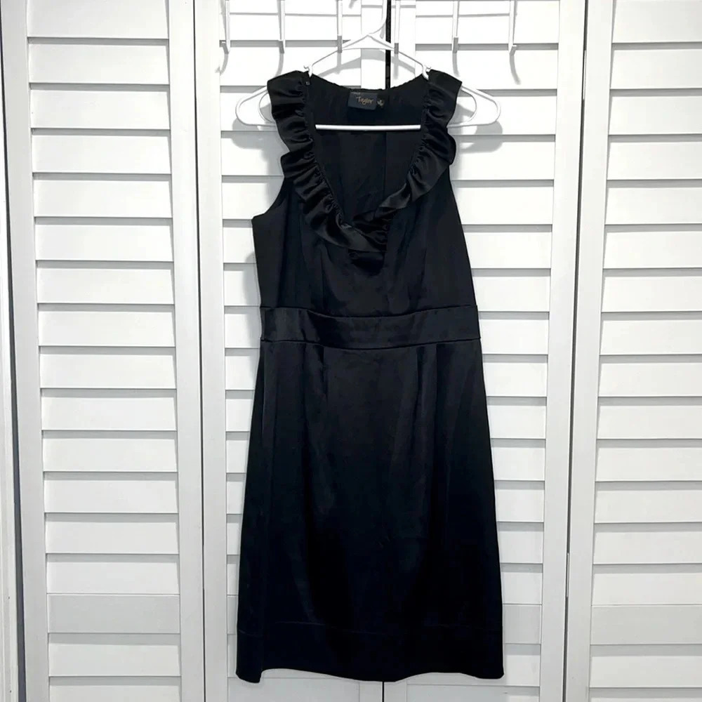 Just Taylor holiday party dress black ruffle v neck shiny‎ smooth sleeveless